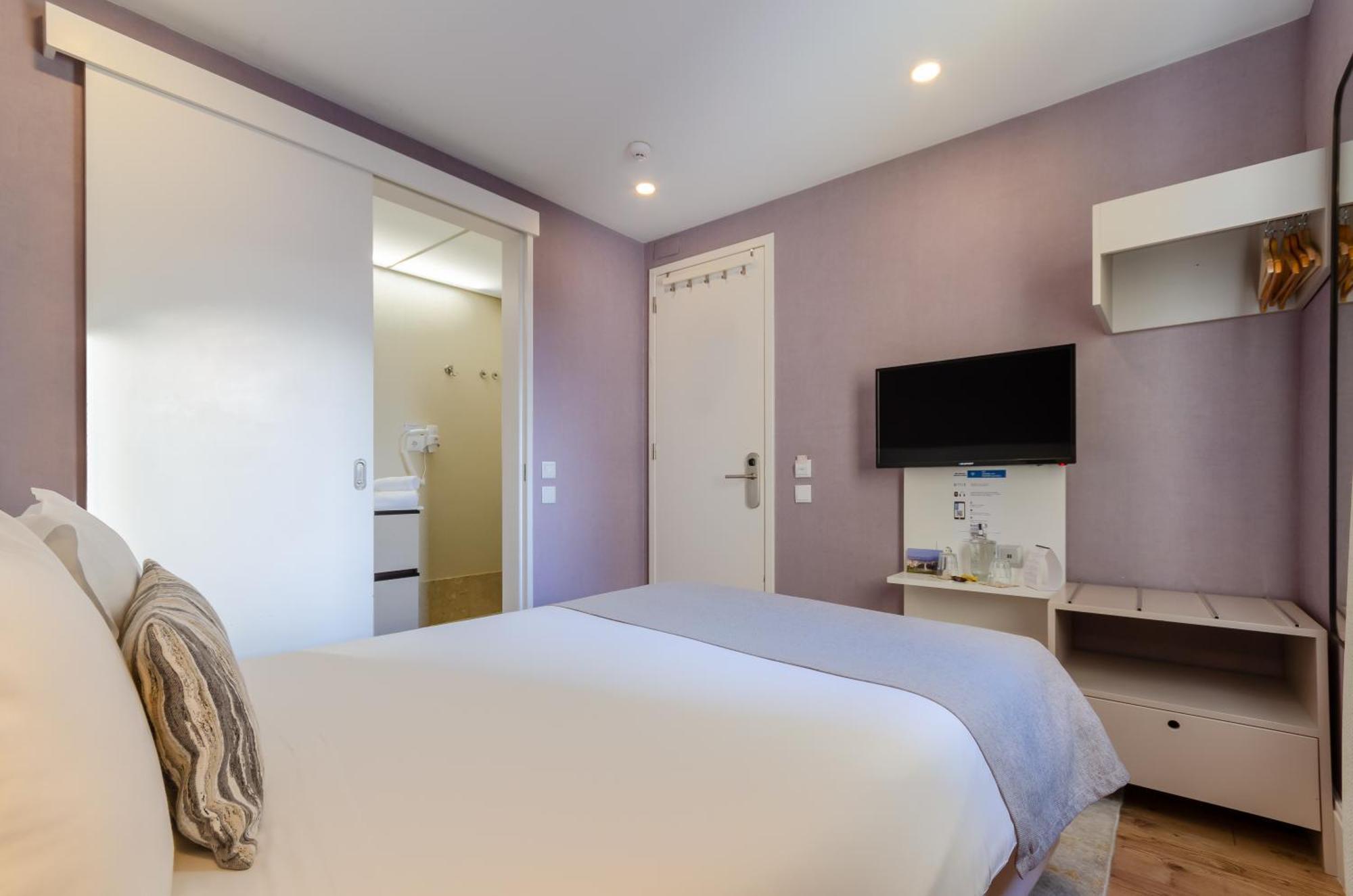 Lx51 Studios & Suites By Apt Iin - Lisbon Center Room photo